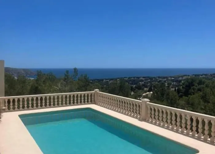 Los Roques Moraira Villa *